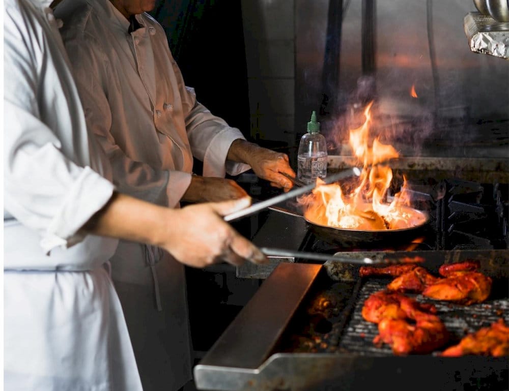 With a team of professional chefs, customers can enjoy dishes with attractive flavors when coming to the restaurant 